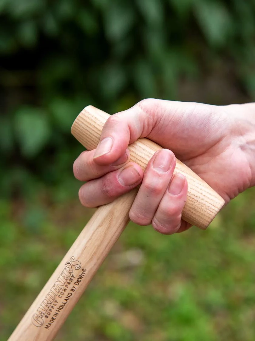 Gardener’s Lifetime Perennial Fork With Short T-Handle 3 Gardener’s Lifetime Perennial Fork With Short T-Handle - Image 3