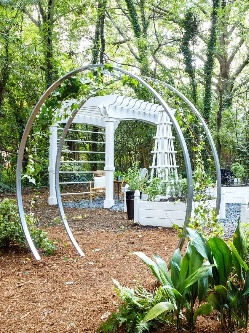 Gracie Modern Arbor, Large 3 Gracie Modern Arbor, Large - Image 3